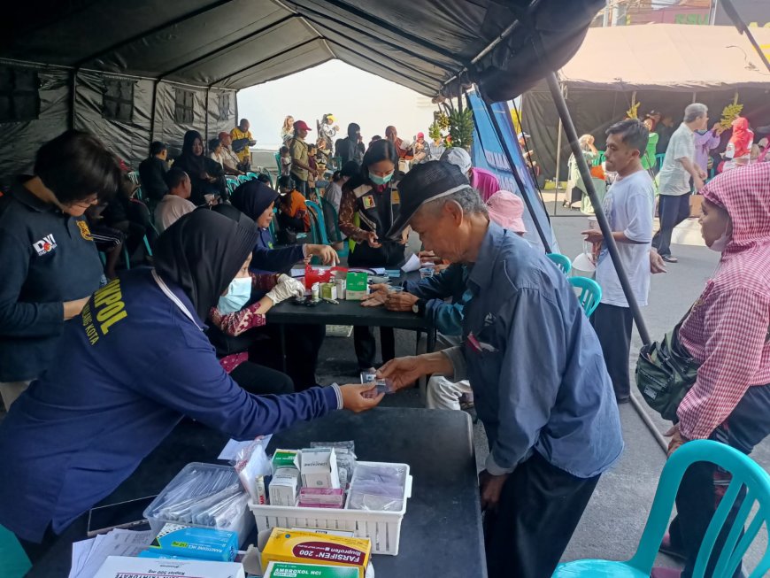 Polresta Malang Kota Gelar Bakkes, 200 Warga Ikuti Cek Kesehatan Gratis di Hari Bhayangkara ke - 80